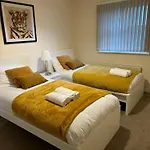 Modern 2Br Apartment 3 Beds Nec Bhx City Centre Ideal For Contractors & Insurance And Temp Housing
