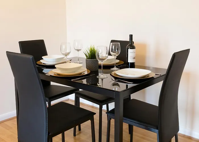 Modern 2Br Apartment 3 Beds Nec Bhx City Centre Ideal For Contractors & Insurance And Temp Housing